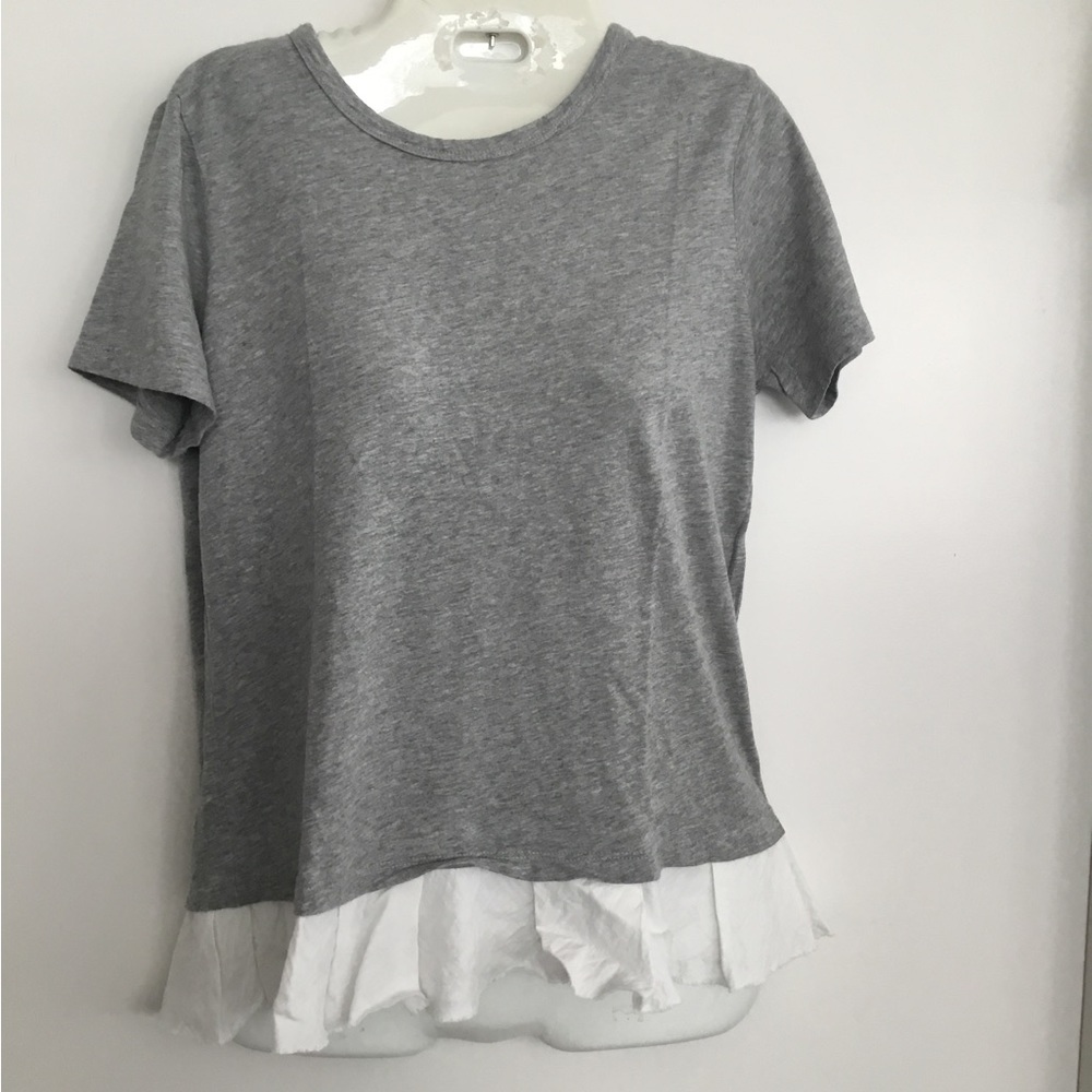 Clu Too Gray white Short Sleeve XS  Top $25